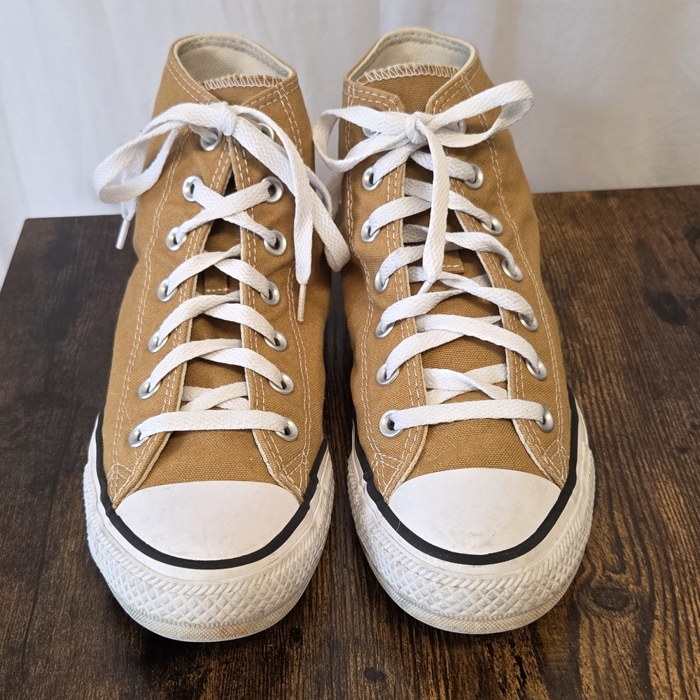 Chuck Converse Tan High-Tops with White Accents. Can Be Men 6 Or Woman 8